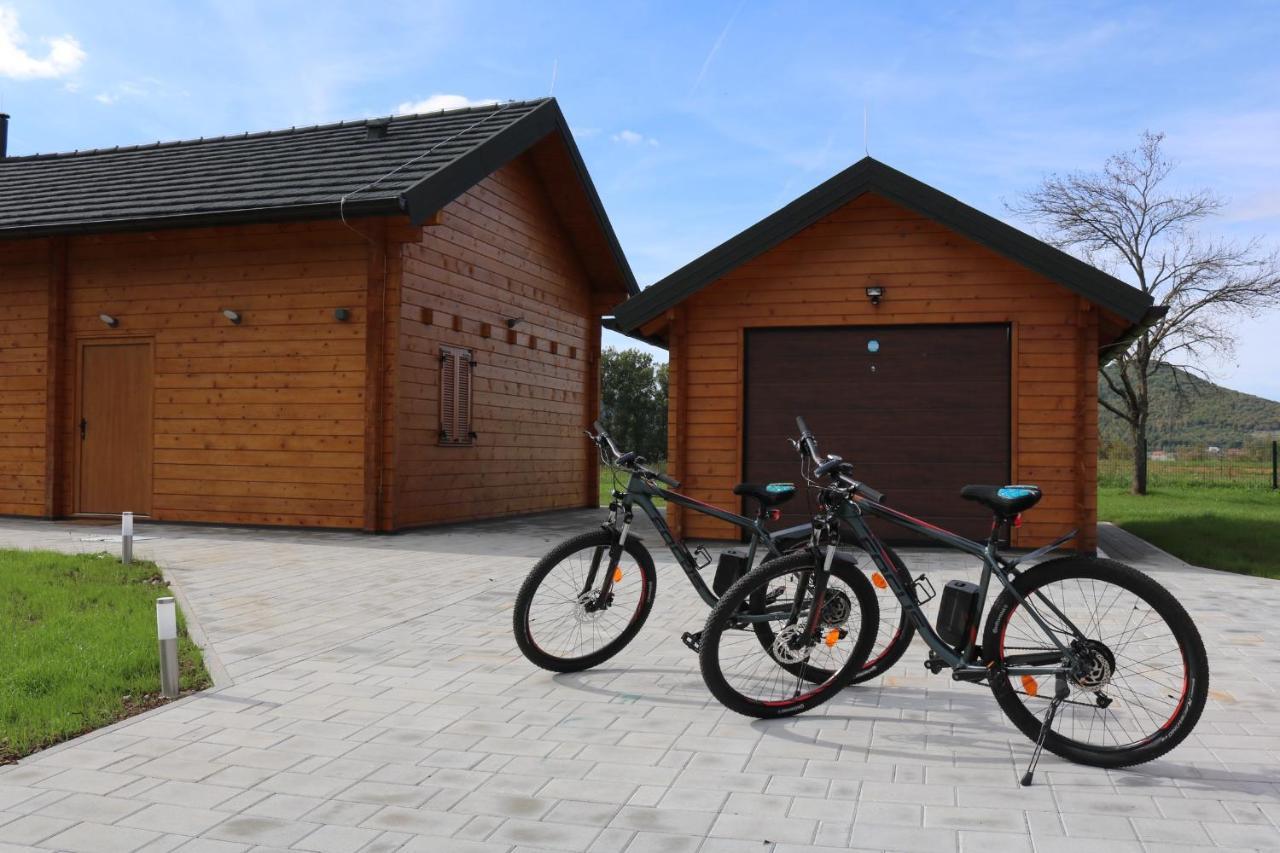 V's Place - Wooden House With Heated Pool And Outdoor Sauna