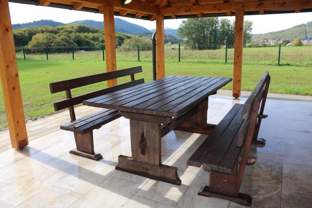 V's Place - Wooden House With Heated Pool And Outdoor Sauna * Otocac