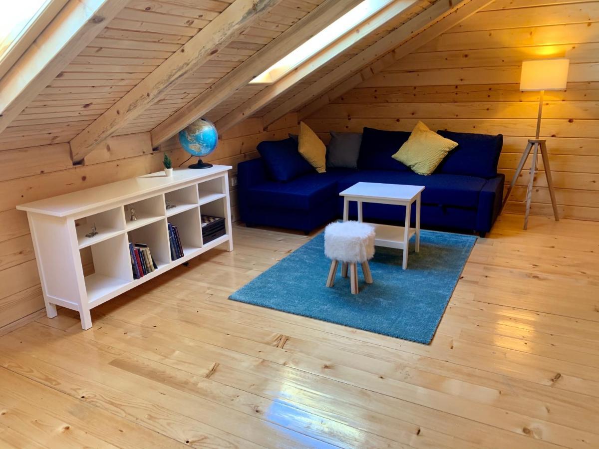 V's Place - Wooden House With Heated Pool And Outdoor Sauna *