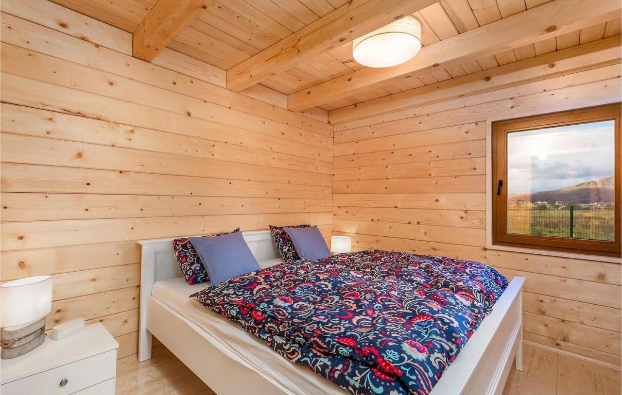 Holiday home V's Place - Wooden House With Heated Pool And Outdoor Sauna Otocac