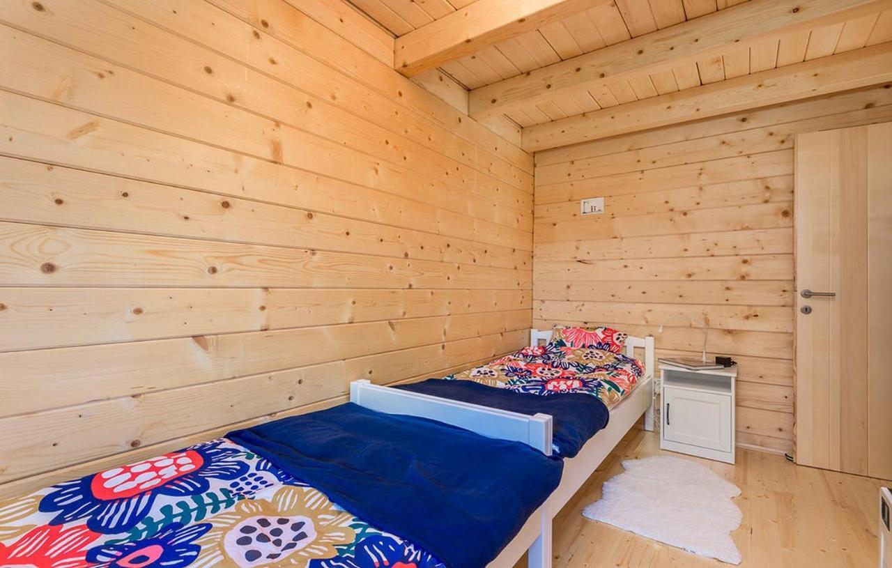 V's Place - Wooden House With Heated Pool And Outdoor Sauna Holiday home *