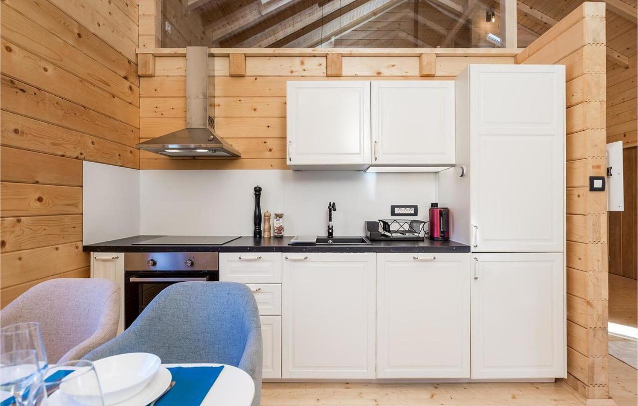 V's Place - Wooden House With Heated Pool And Outdoor Sauna Holiday home