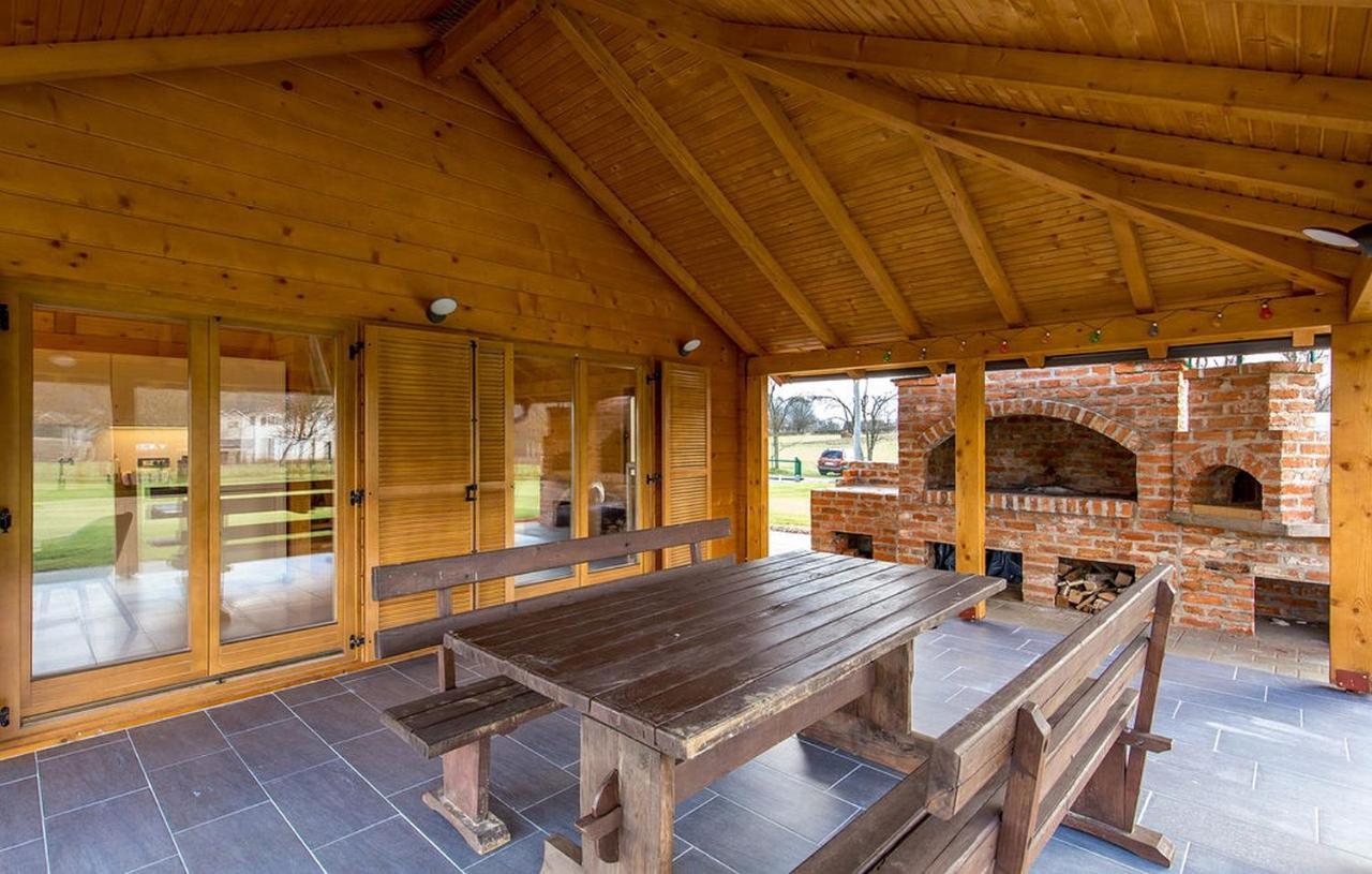 V's Place - Wooden House With Heated Pool And Outdoor Sauna * Otocac