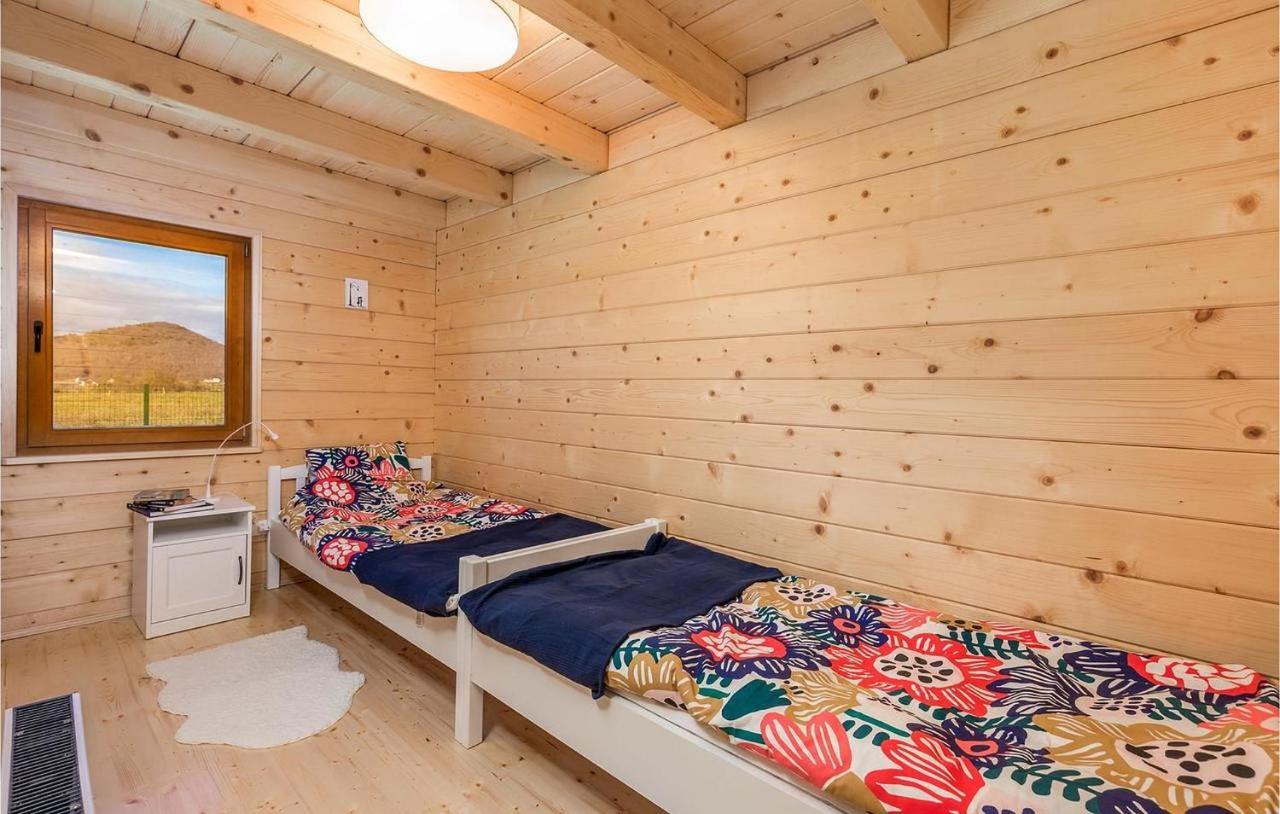 V's Place - Wooden House With Heated Pool And Outdoor Sauna