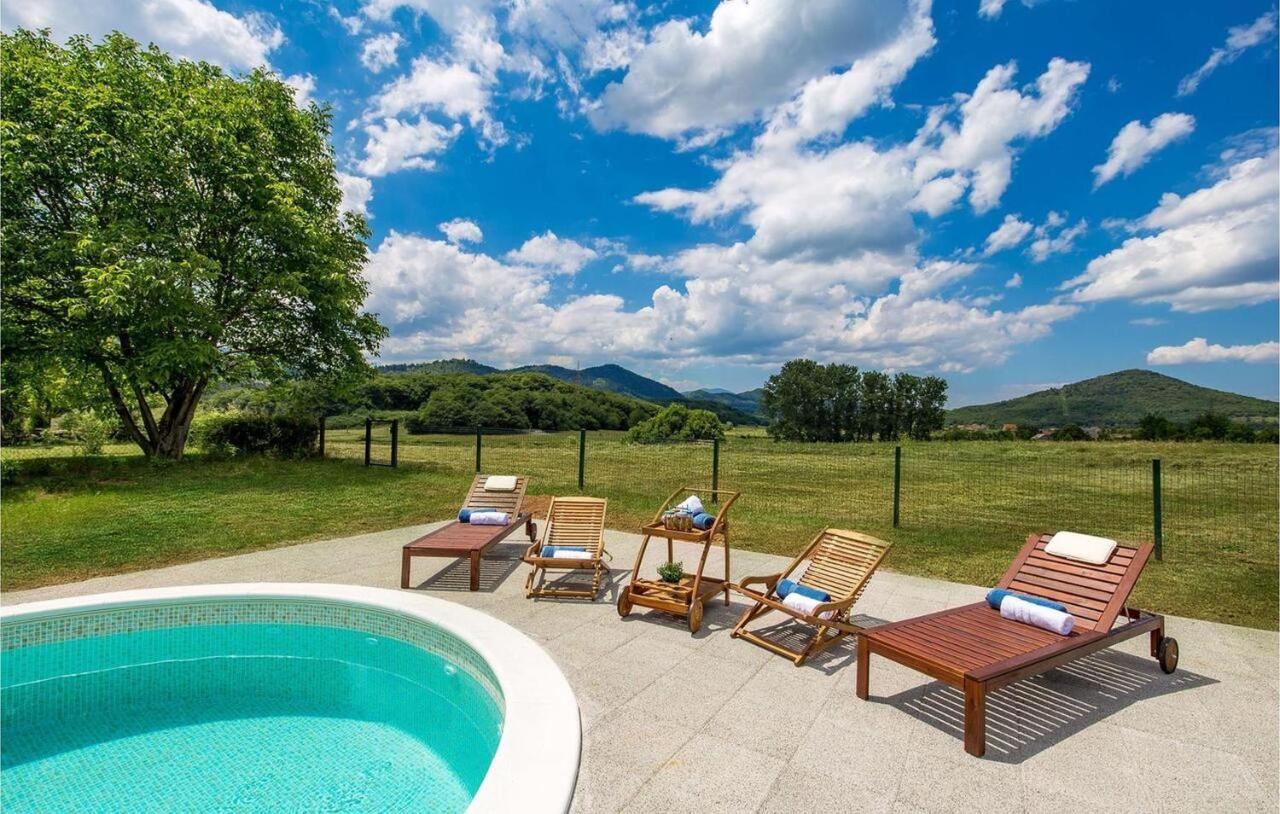 V's Place - Wooden House With Heated Pool And Outdoor Sauna Holiday home *