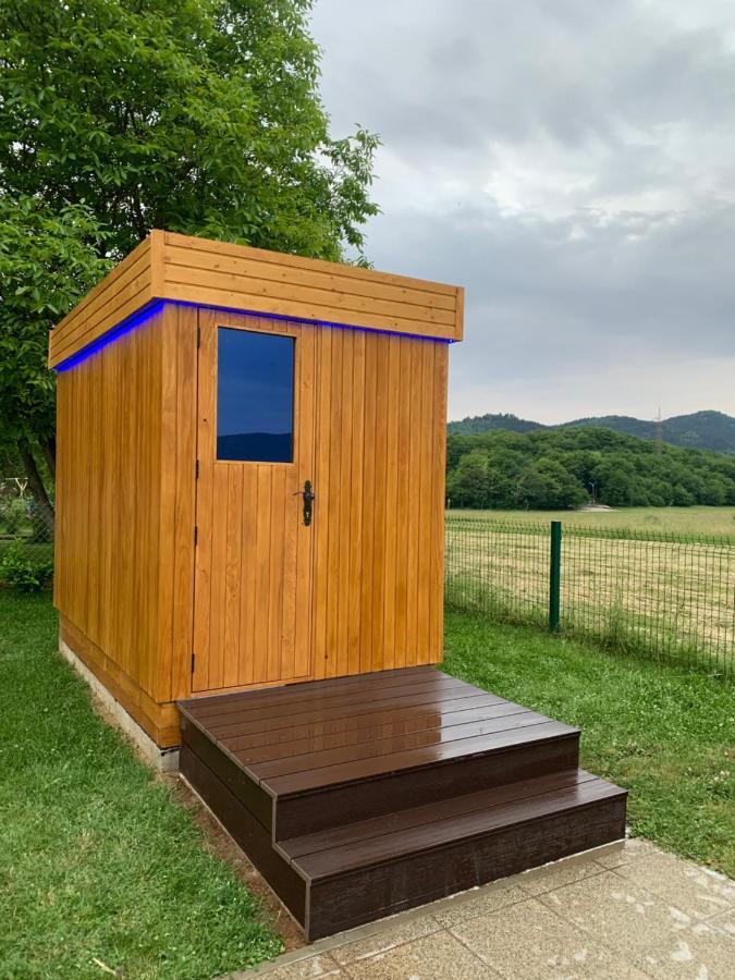 V's Place - Wooden House With Heated Pool And Outdoor Sauna