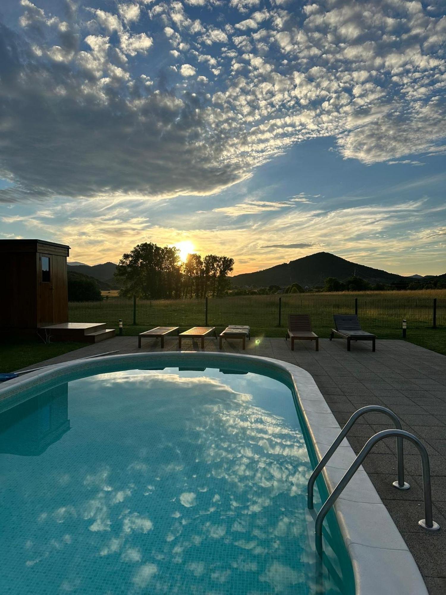 Holiday home V's Place - Wooden House With Heated Pool And Outdoor Sauna